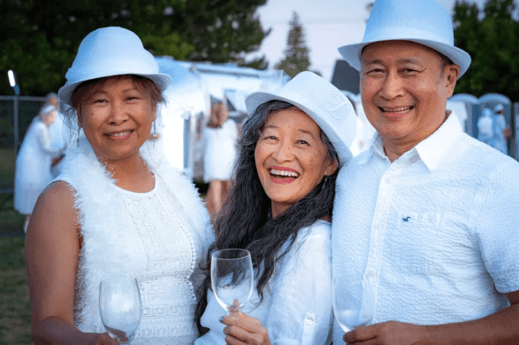 Jacqueline Tai and attendees at Le Diner en Blanc, Collingwood, ON, 2019